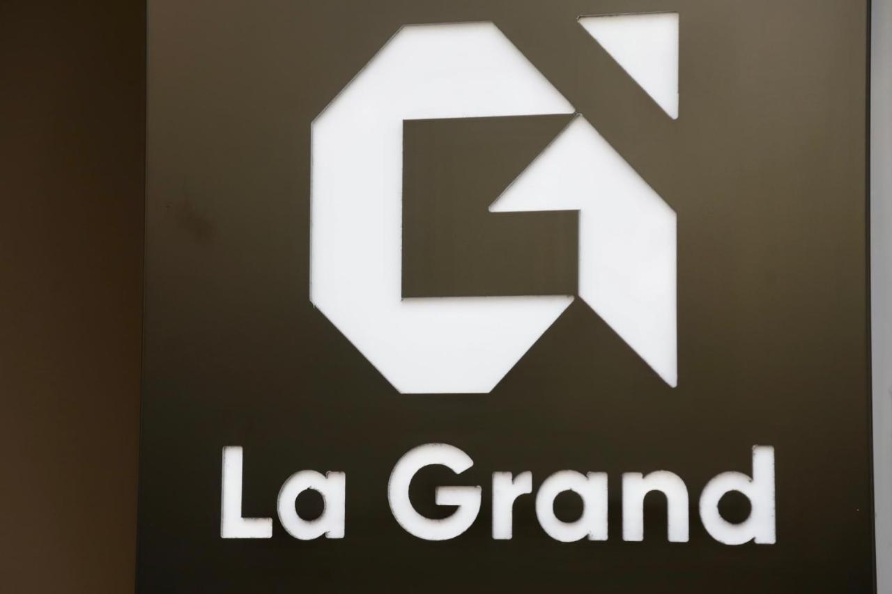 ティラナLa Grand - New Bazaarアパートメント エクステリア 写真